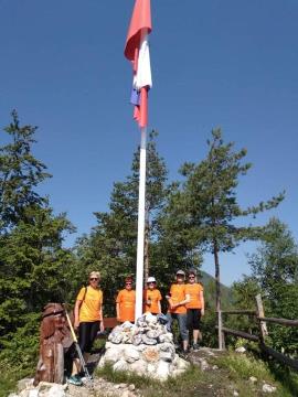 183369572853656103 (1)